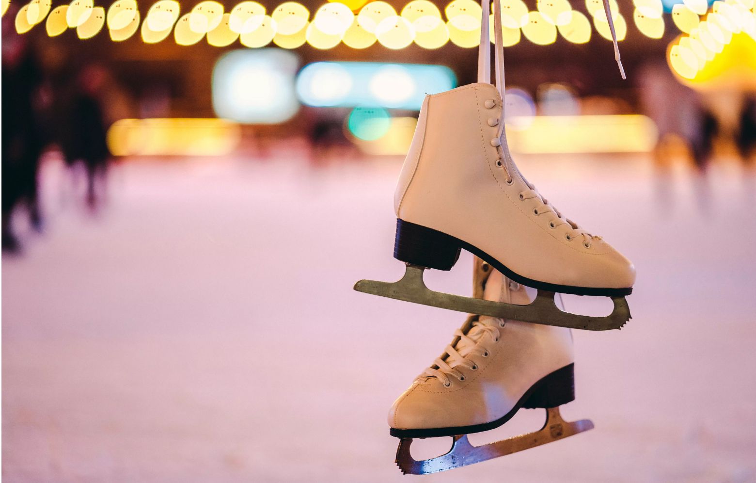 Пошли кататься на коньках