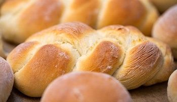 Можно ли заморозить хлеб и как это правильно сделать?