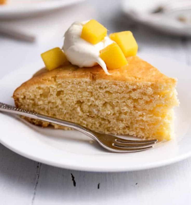 Бисквитный торт с манго