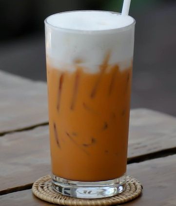 Какой вкус у тайского чая с молоком и как его приготовить: 3 лучших рецепта