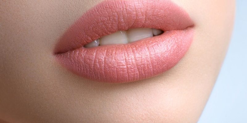 Как подобрать цвет для перманентного макияжа губ?