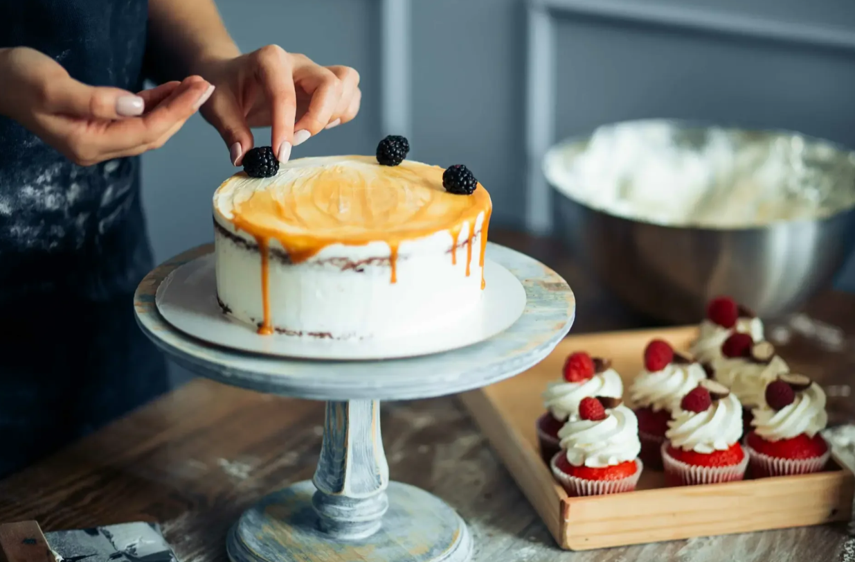 Вкусный торт для любого повода: как выбрать, заказать и подать с оригинальностью